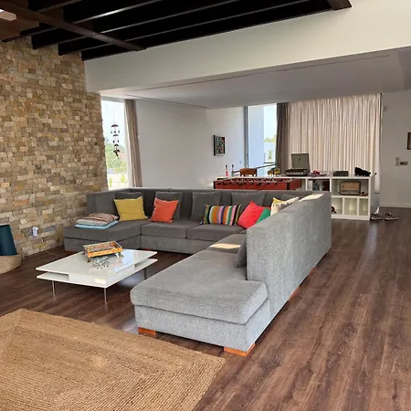 Вилла Your Between Meco And *