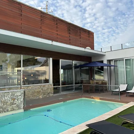 Your Between Meco And Вилла