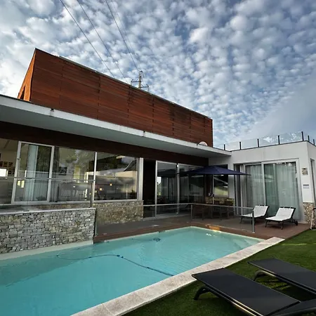 Вилла Your Between Meco And *